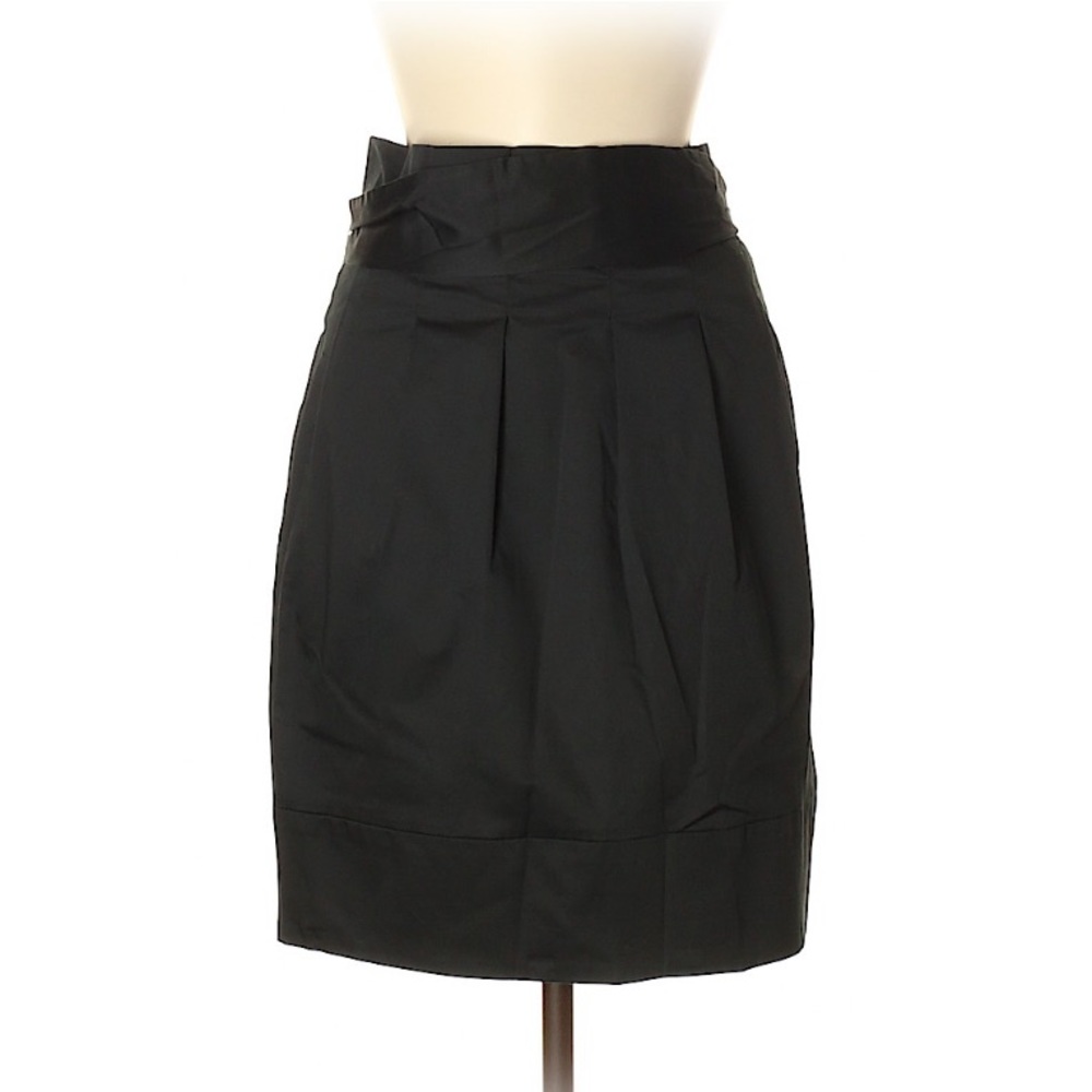 BCBGMAXAZRIA Size 4 Black skirt NWT MSRP $158
